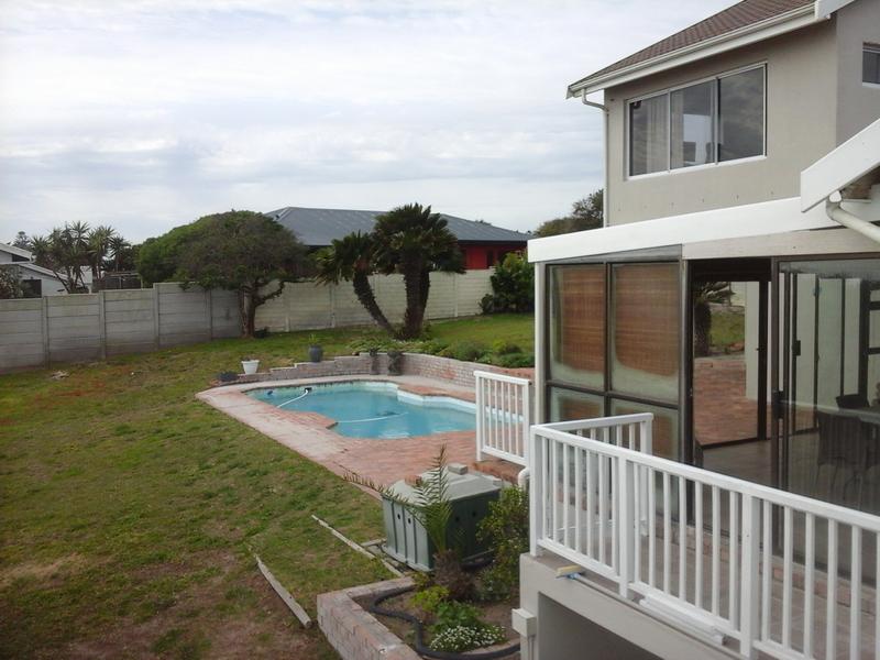 To Let 4 Bedroom Property for Rent in Van Riebeeckstrand Western Cape